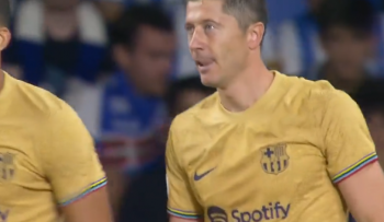 Robert Lewandowski zmarnował rzut karny. To był strzał na wyrównanie. Skończyło się klęską FC Barcelona (VIDEO) Robert Lewandowski zmarnował rzut karny. To był strzał na wyrównanie. Skończyło się klęską FC Barcelona (VIDEO)